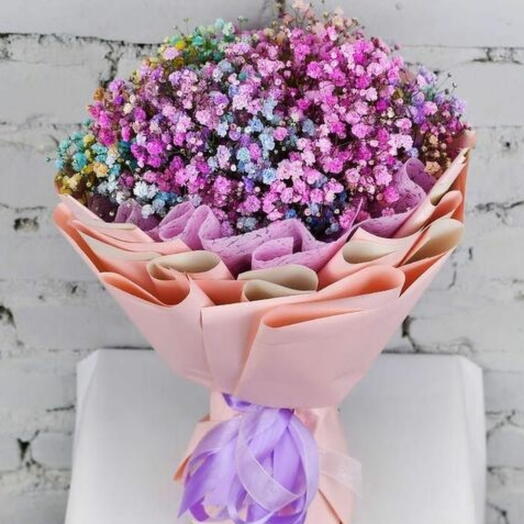 Bouquet of 7 rainbow gypsophila in a package