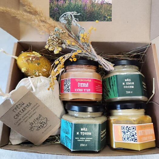 Подарочный бокс к 8 марта с мёдом и травяным чаем "Против простуды"