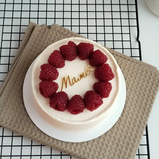 Бенто торт для мамы Маме с венком из ягод