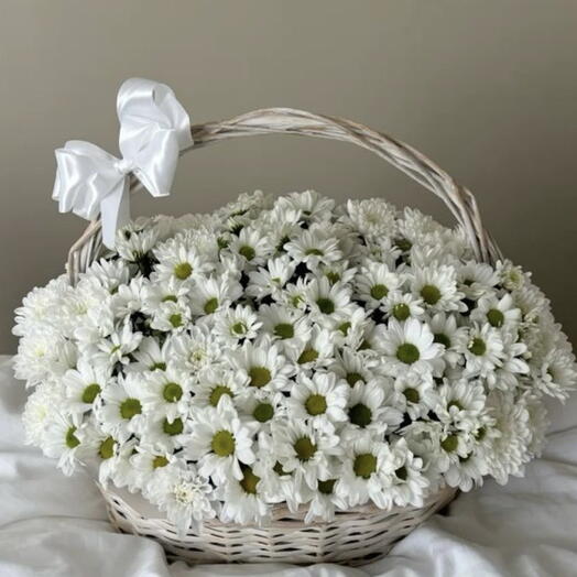 Корзина с цветами хризантемы