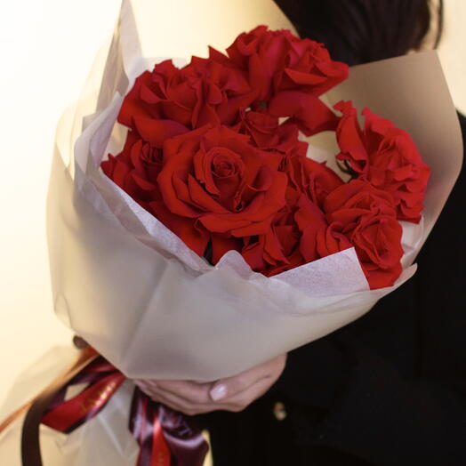 9 Красных ажурных роз