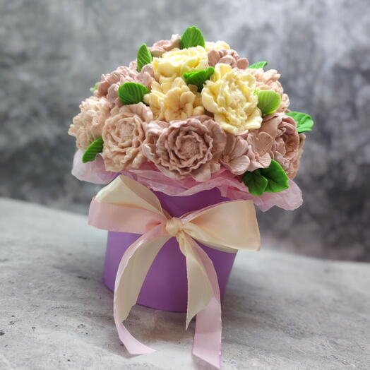 Зефирная цветочная композиция