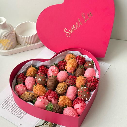Клубника в шоколаде в коробке сердце 💖сладкий подарок