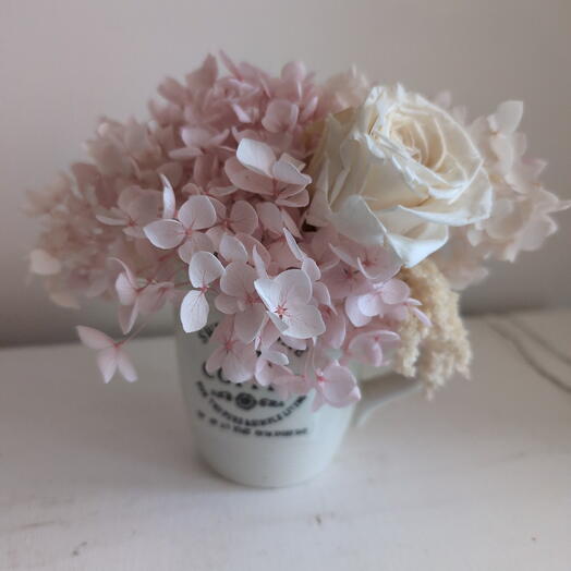 Кофейная кружечка со стабилизированными цветами