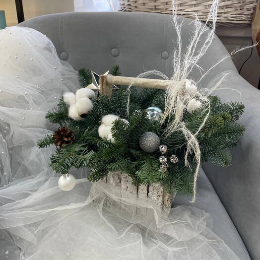 Новогодняя корзина с нобилисом