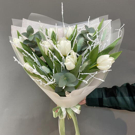 Зимний букет с тюльпанами Подснежники