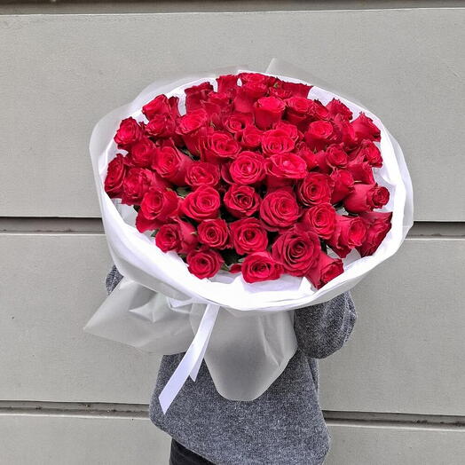 Букет 51 красная роза импорт