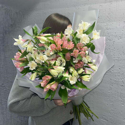 Букет из альстромерий