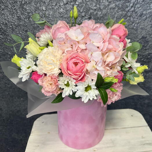 Цветы в коробке с Гортензией и Пион Розой Силва💝