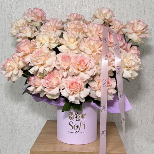 Композиция из 25 французских роз