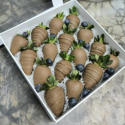 Клубника и шоколад 16 шт в подарок