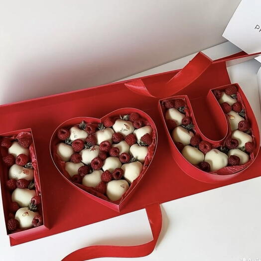 Клубника в шоколаде белый 40-55 штук