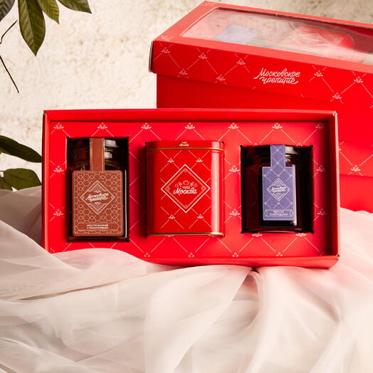 Набор чайный "Московское чаепитие" с чаем "Москва", гречишным мёдом и вареньем из чёрной смородины