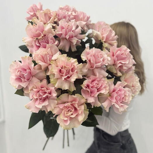 Букет из французских роз нежно розовых в ленту 🌸