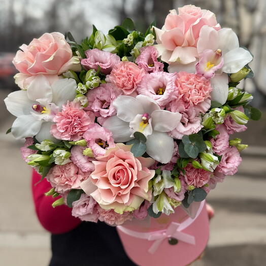 Цветы в коробке очарование   🌸