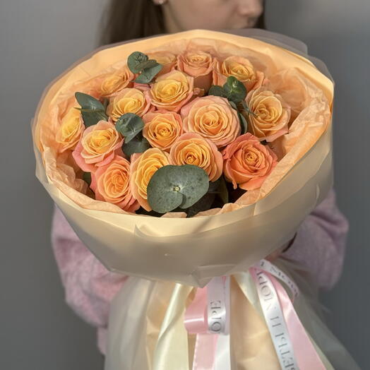 Букет из 15 роз с эвкалиптом 🌸🩷