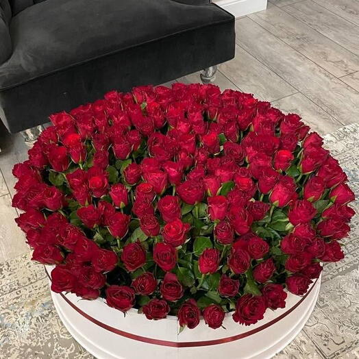 Коробочка Гигант из 125 роз