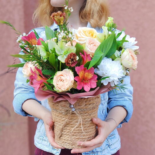 Композиция из хризантемы и розы😍🌸