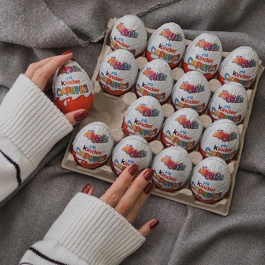 Бокс киндеров  с розой