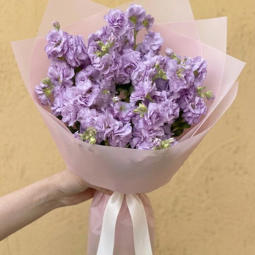 Монобукет из ароматной маттиолы лавандового цвета 💜