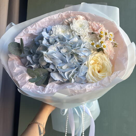 Букет из голубой гортензии/диантуса/роз канделайт/хризантемы💕