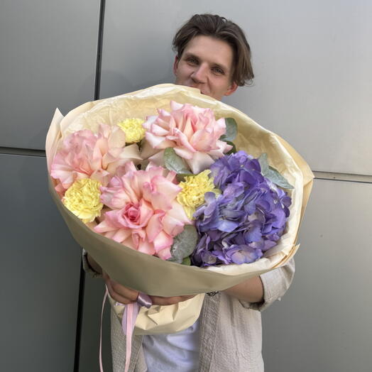«Дыхание весны🎀»авторский букет с гортензией, французской розой „Эсперанса, диантусами и эвкалиптом»