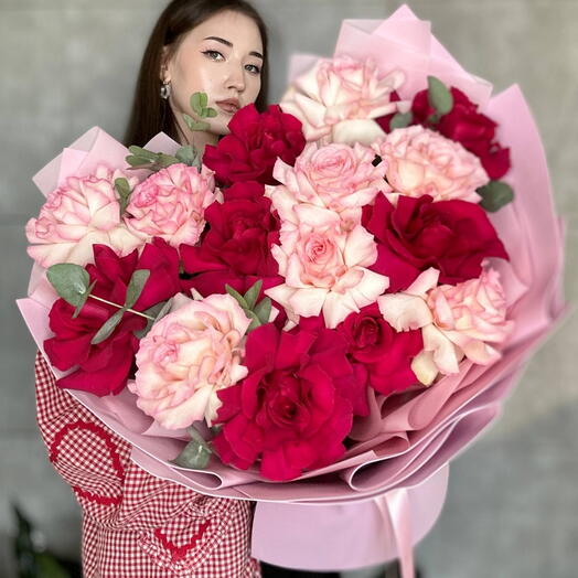 Букет-гигант из французских роз с эвкалиптом🌱🌹