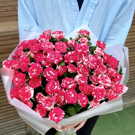 Букет из 7 кустовых роз💖