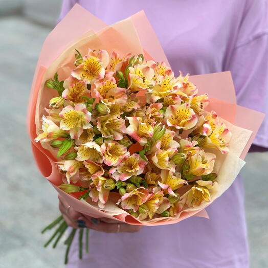 Букет нежная альстромерия