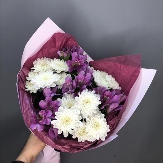Букет с фиолетовыми альстромериями и хризантемой🌸🩷