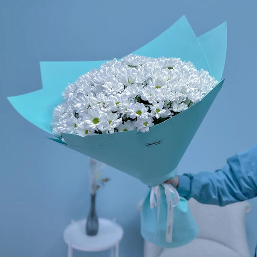 Букет из 25 белых хризантем Бакарди