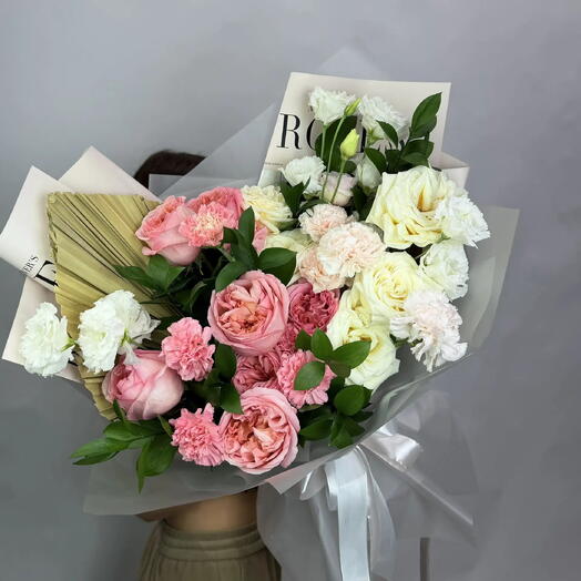 Премиум букет "Восторг" из пионовидных роз, эустомы и диантуса