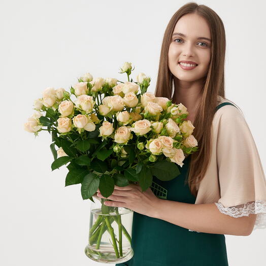 Пачка кустовых роз «Карамель» 50см 10 шт