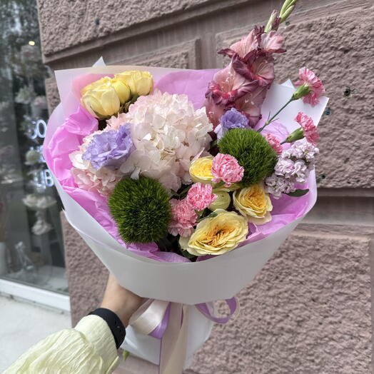Букет с гортензией и гладиолусом 🧚