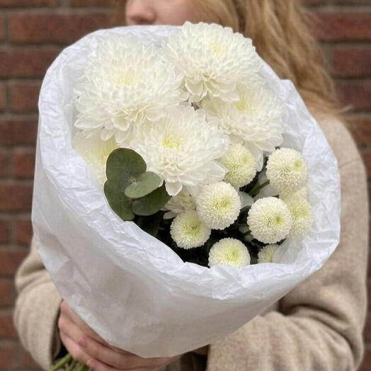 Небольшой букет на 1 сентября из хризантемы🌼