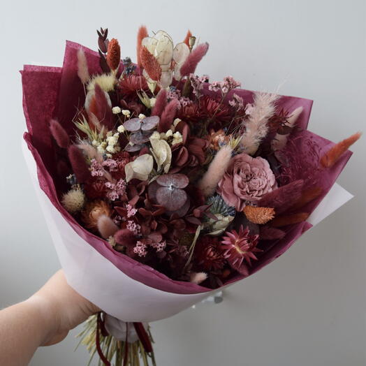 Бордовый букет на 1 сентября из сухоцветов