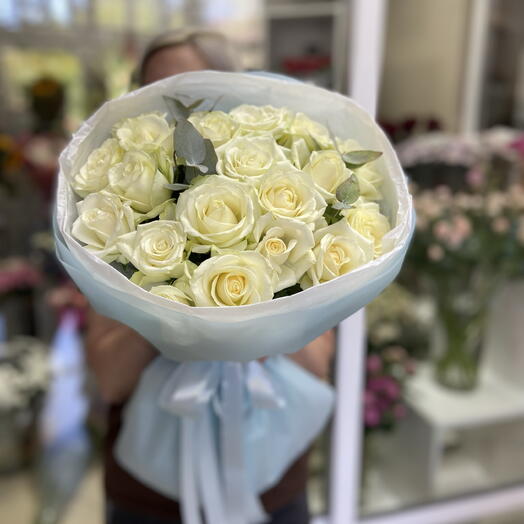 Букет из белых роз