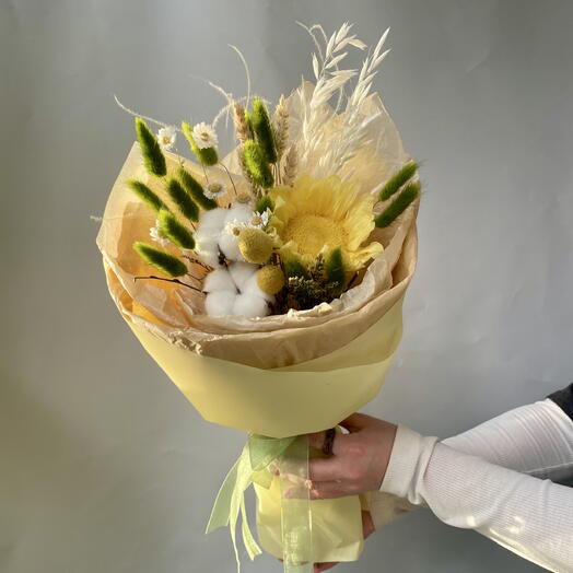 Букет «Ромашковый Чай» с подсолнухом и ромашками