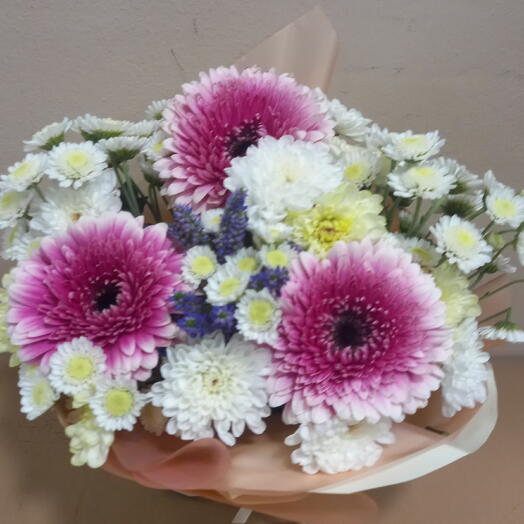Композиция  с цветами/цветы уфа/цветы доставка /хризантема кустовая/гербера/вероника