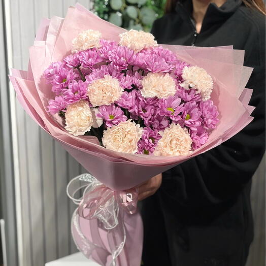 Нежный букет с хризантемой Кеннеди и диантусами🌸