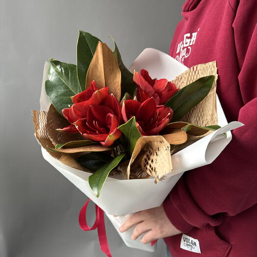 Моно из амариллиса с магнолией