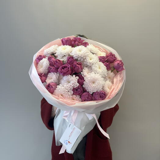 Букет дуо с хризантемой и кустовой розой