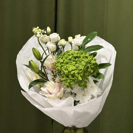 Сборный букет с гортензией💚💗