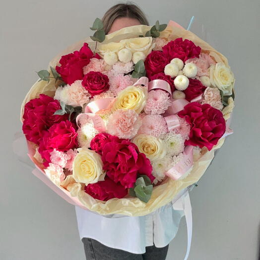 Сборный букет ( Роза французская, хризантема , диантусы ,эвкалипт)