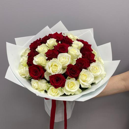 Букет из Красных и Белых роз