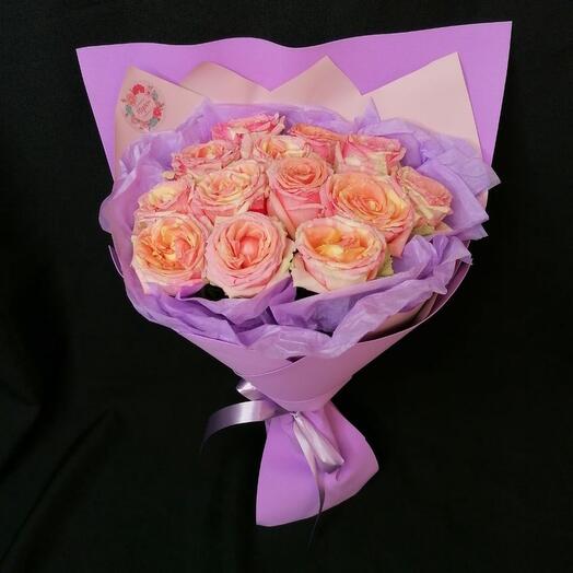 Monobucket made of roses