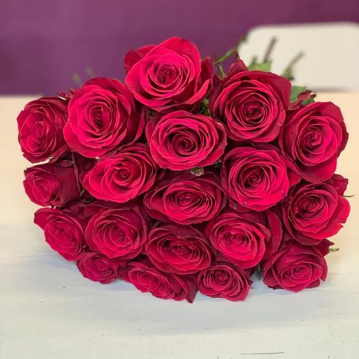 Монобукет из красных роз, 19 шт