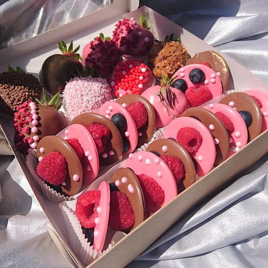 Оригинальный подарочный набор с ягодами 🍓