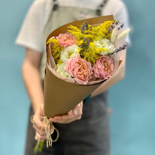 Яркий букет с розой и ажурным лизиантусом, Цветы Котельники, Люберецкий ...