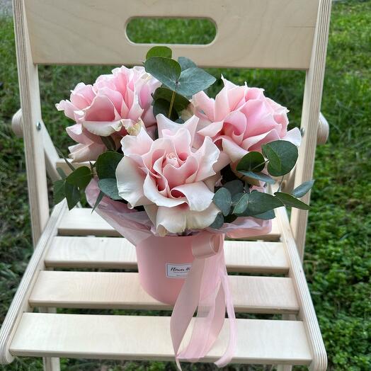 French (turned out )roses in a box size S